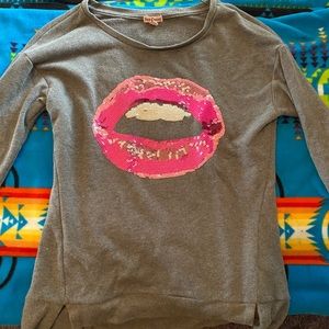 Bold/ Pink lips Juicy couture sweatshirt 😍